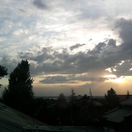 Hillscape Inn Srīnagar Buitenkant foto