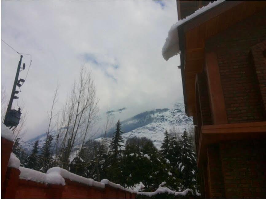 Hillscape Inn Srīnagar Buitenkant foto